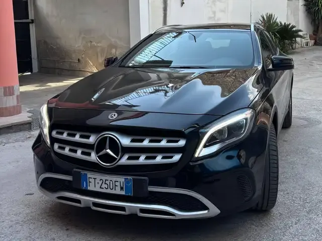 Mercedes-Benz GLA 180