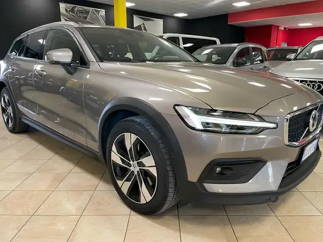 Volvo V60 Cross Country