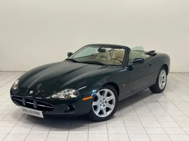 Jaguar XK8