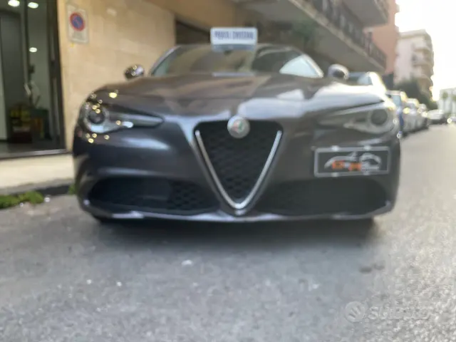 Alfa Romeo Giulia (2016)