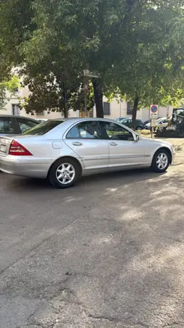 Mercedes-Benz C 220