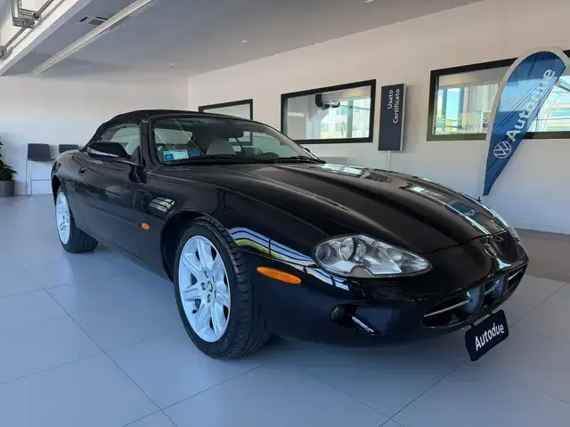 Jaguar XK8
