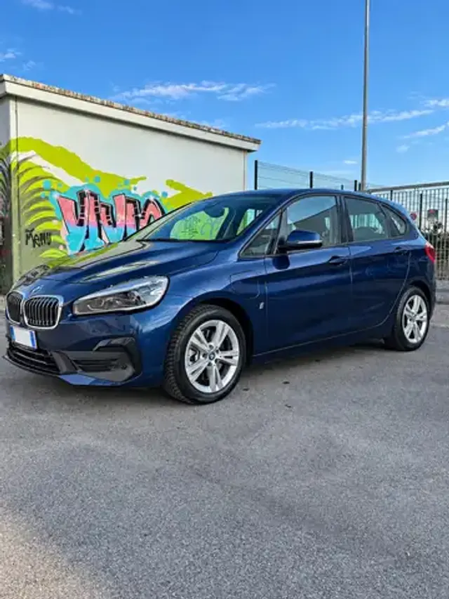 BMW 225