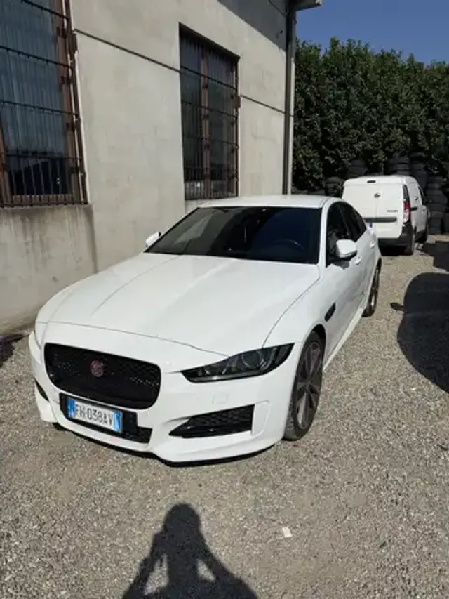 Jaguar XE
