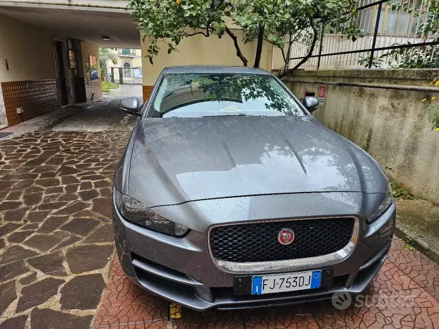 Jaguar XE (X760)