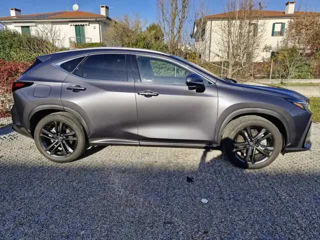 Lexus NX 450h+