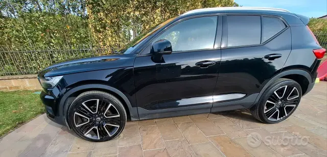 Volvo XC40 (2017-->)