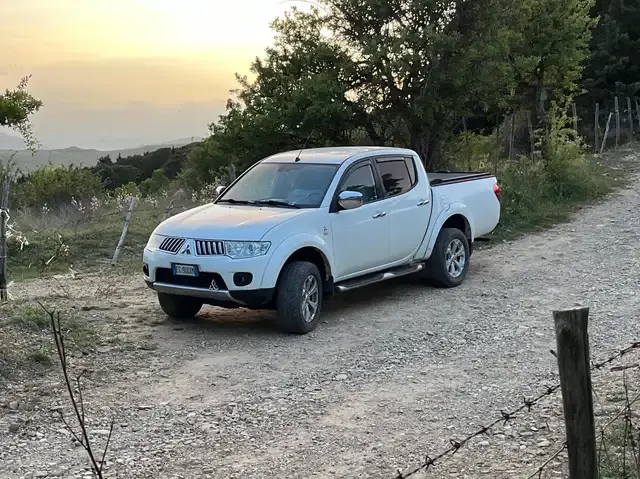 Mitsubishi L200
