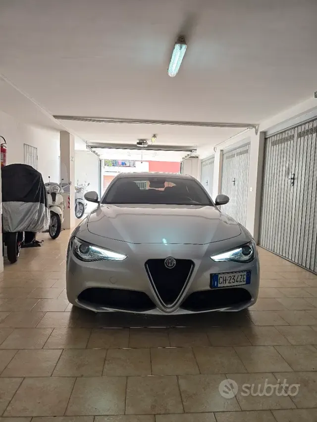 Alfa Romeo Giulia (2016)