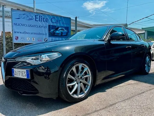 Alfa Romeo Giulia (2016)