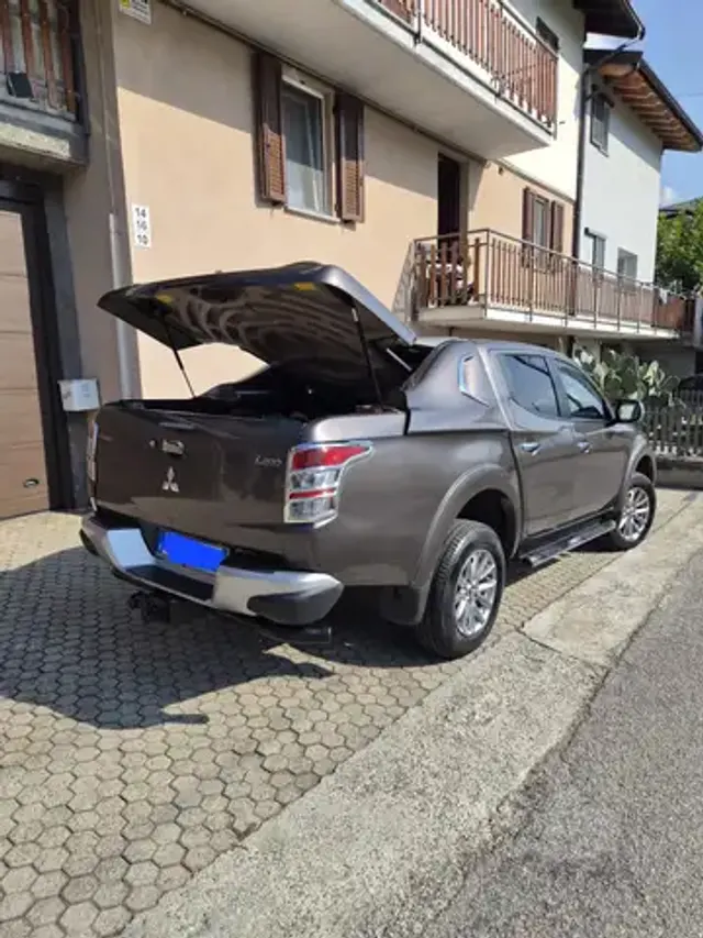 Mitsubishi L200