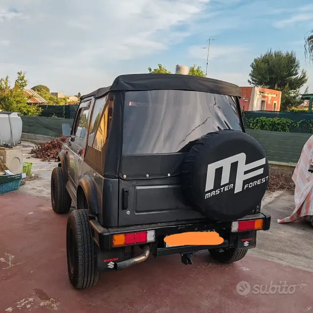 Suzuki Samurai