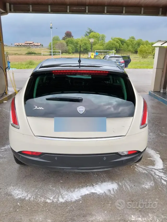 Lancia Delta (2008-2015)