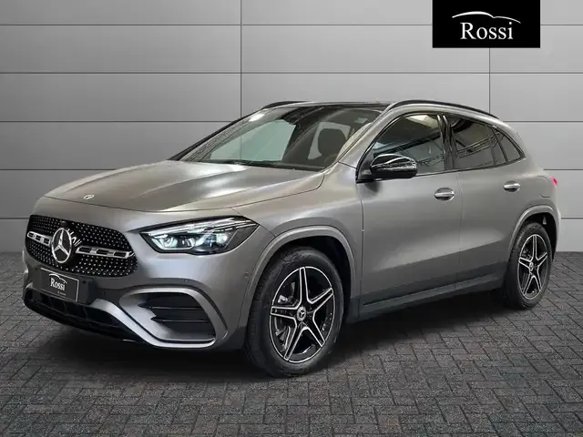 Mercedes-Benz GLA 200