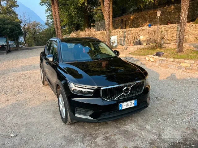 Volvo XC40 (2017-->)