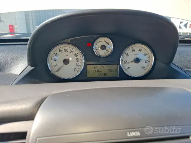 Lancia Ypsilon