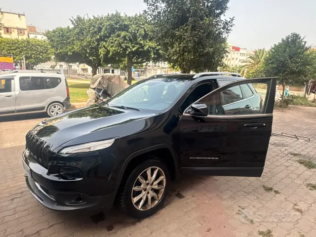 Jeep Cherokee 4ªs. 14-18