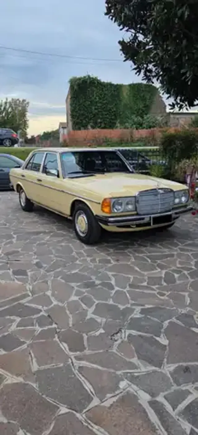 Mercedes-Benz 200