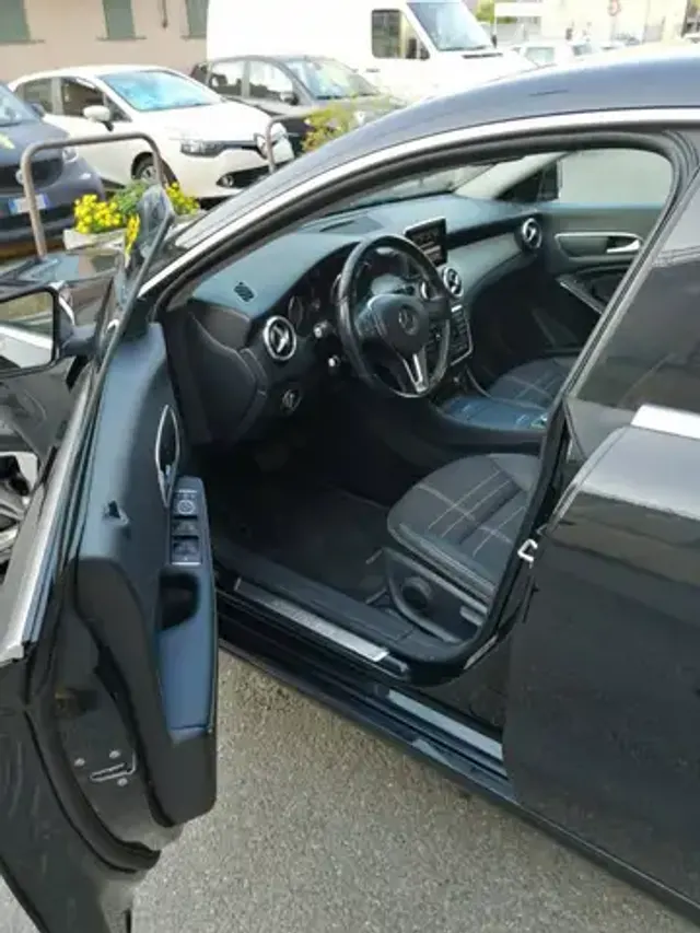 Mercedes-Benz CLA 220