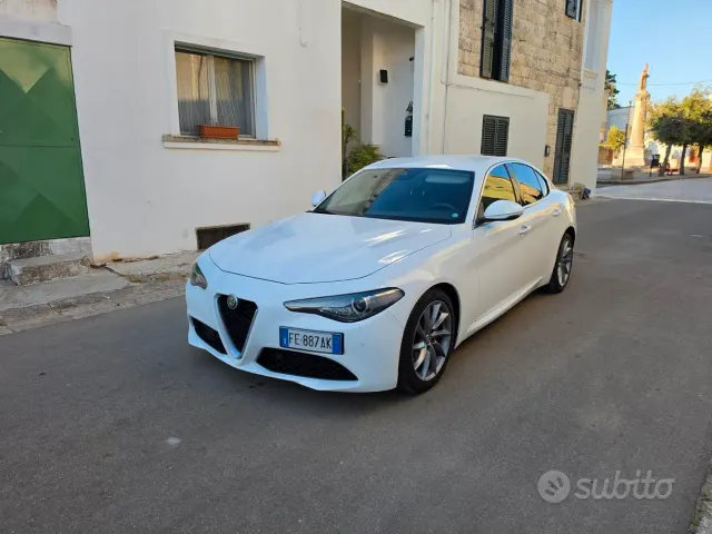 Alfa Romeo Giulia (2016)