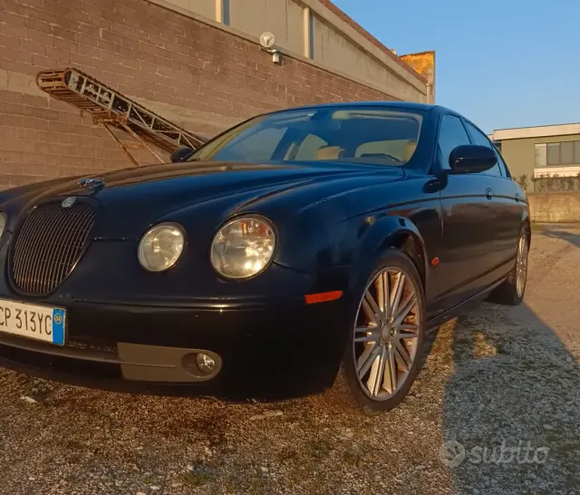Jaguar S-Type (X204)
