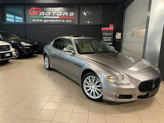 Maserati Quattroporte
