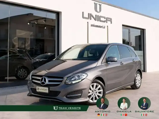 Mercedes-Benz B 180
