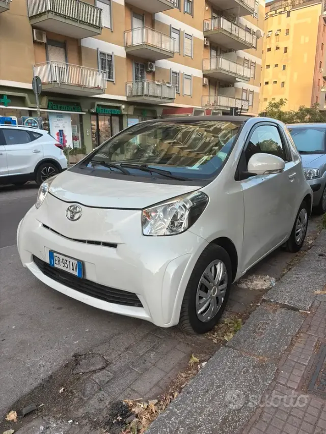 Toyota iQ