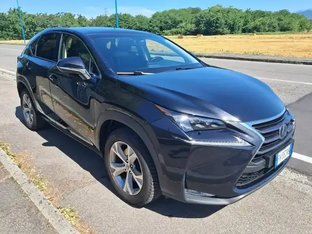 Lexus NX 300