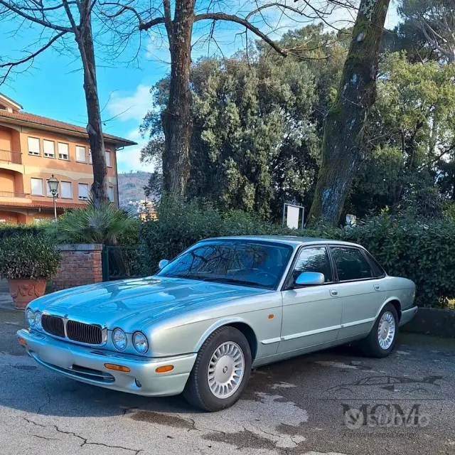 Jaguar XJ-Sovereign-Daiml.