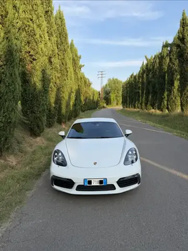Porsche 718 Cayman
