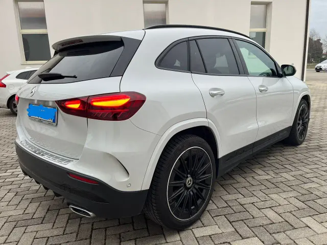 Mercedes-Benz GLA 200