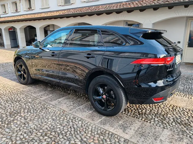 Jaguar F-Pace (X761)