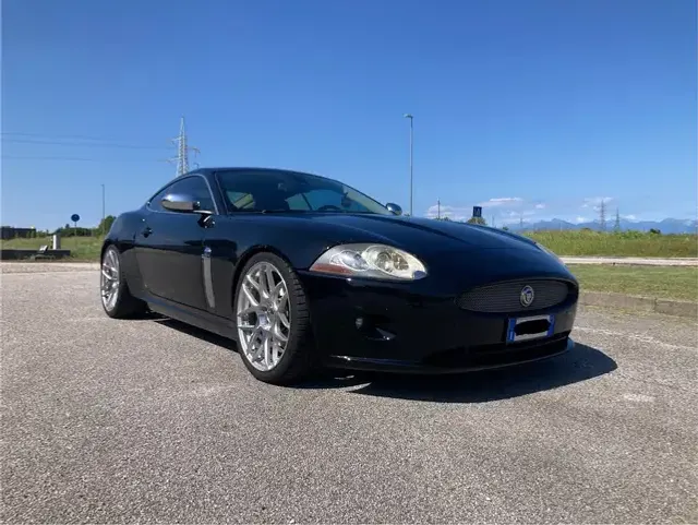 Jaguar XK8
