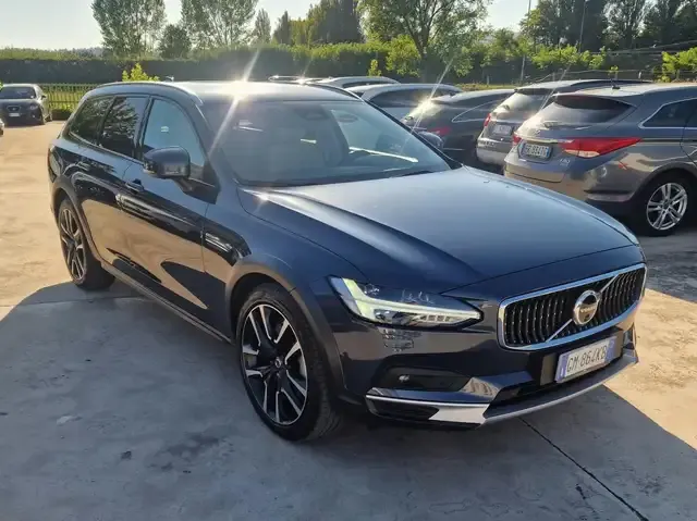 Volvo V90 Cross Country