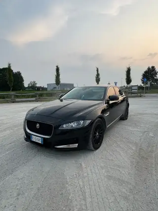 Jaguar XF