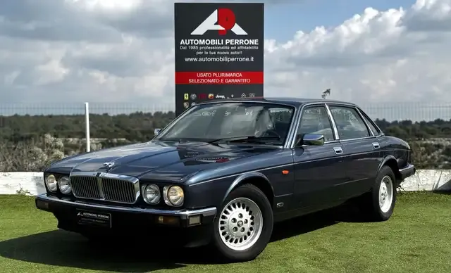 Jaguar XJ6