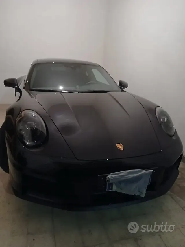 Porsche 911 (992)