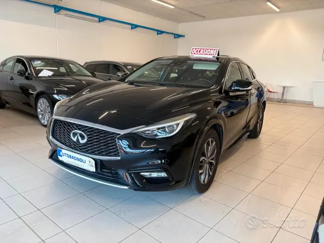 Infiniti Q30