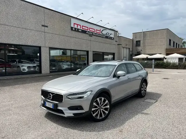 Volvo V90 Cross Country