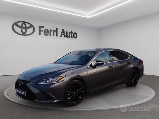 Lexus ES (2018-->)