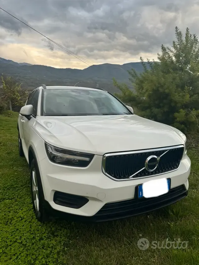 Volvo XC40 (2017-->)