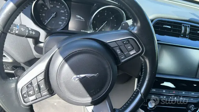 Jaguar XE (X760)