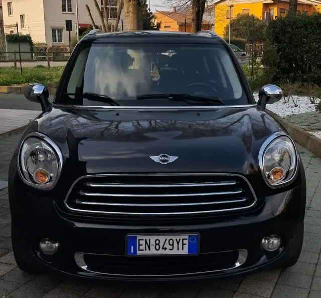 MINI One D Countryman