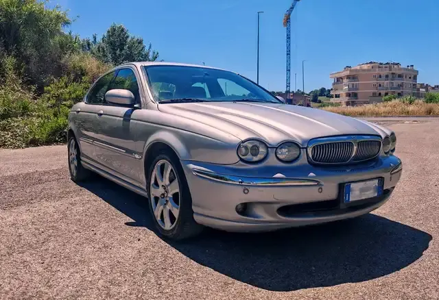 Jaguar X-Type