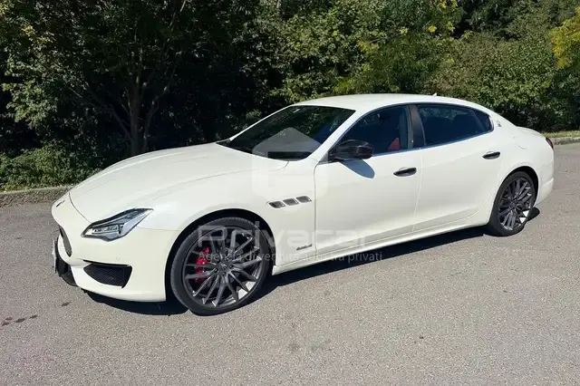 Maserati Quattroporte