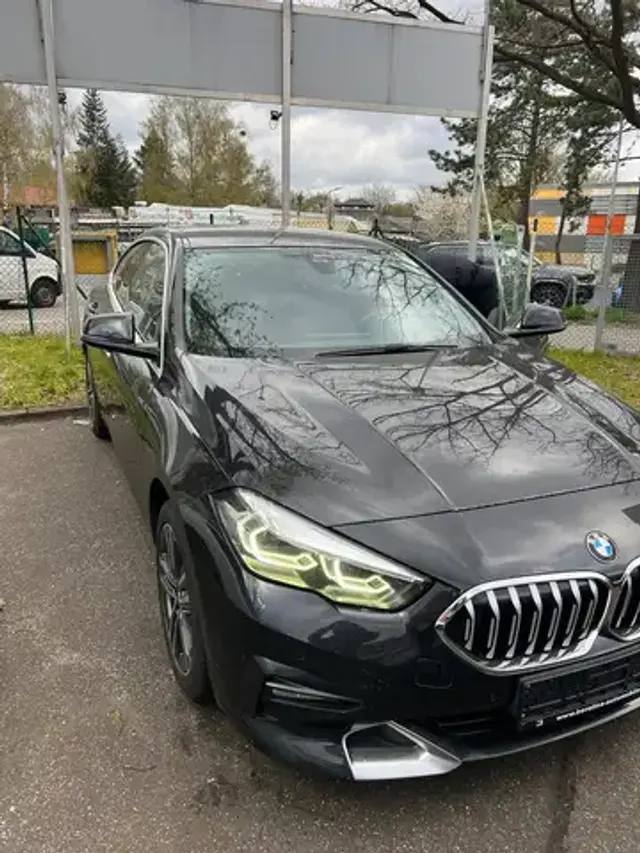 BMW 218