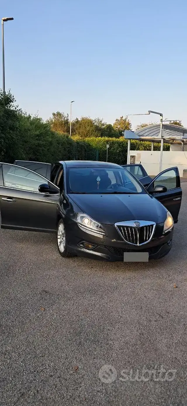 Lancia Delta (2008-2015)