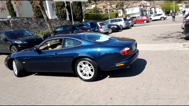 Jaguar XK8/XKR (X100)