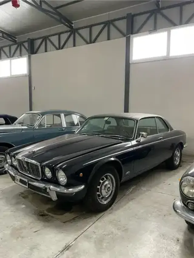 Jaguar XJ12